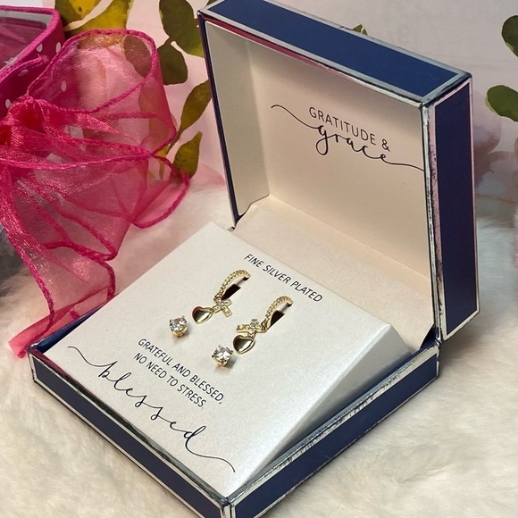 NWT UNWRITTEN GRATITUDE & GRACE 3 SETS - GOLD CROSS HEART HUGGIE EARRINGS - Picture 4 of 6